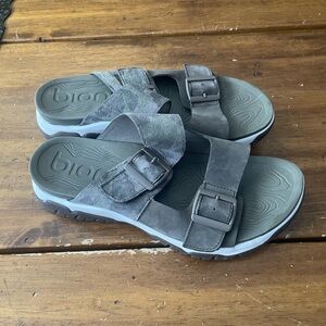 Nwob Bionica Nailley Suede Slides Camouflage Double Strap Sandals Shoes Size 9